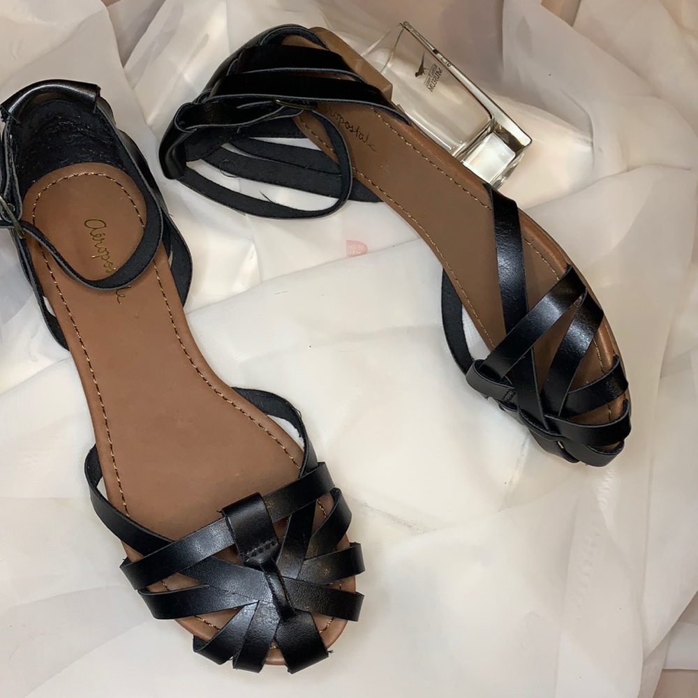 FREE SHIPPING Never used Aeropostale flat sandals